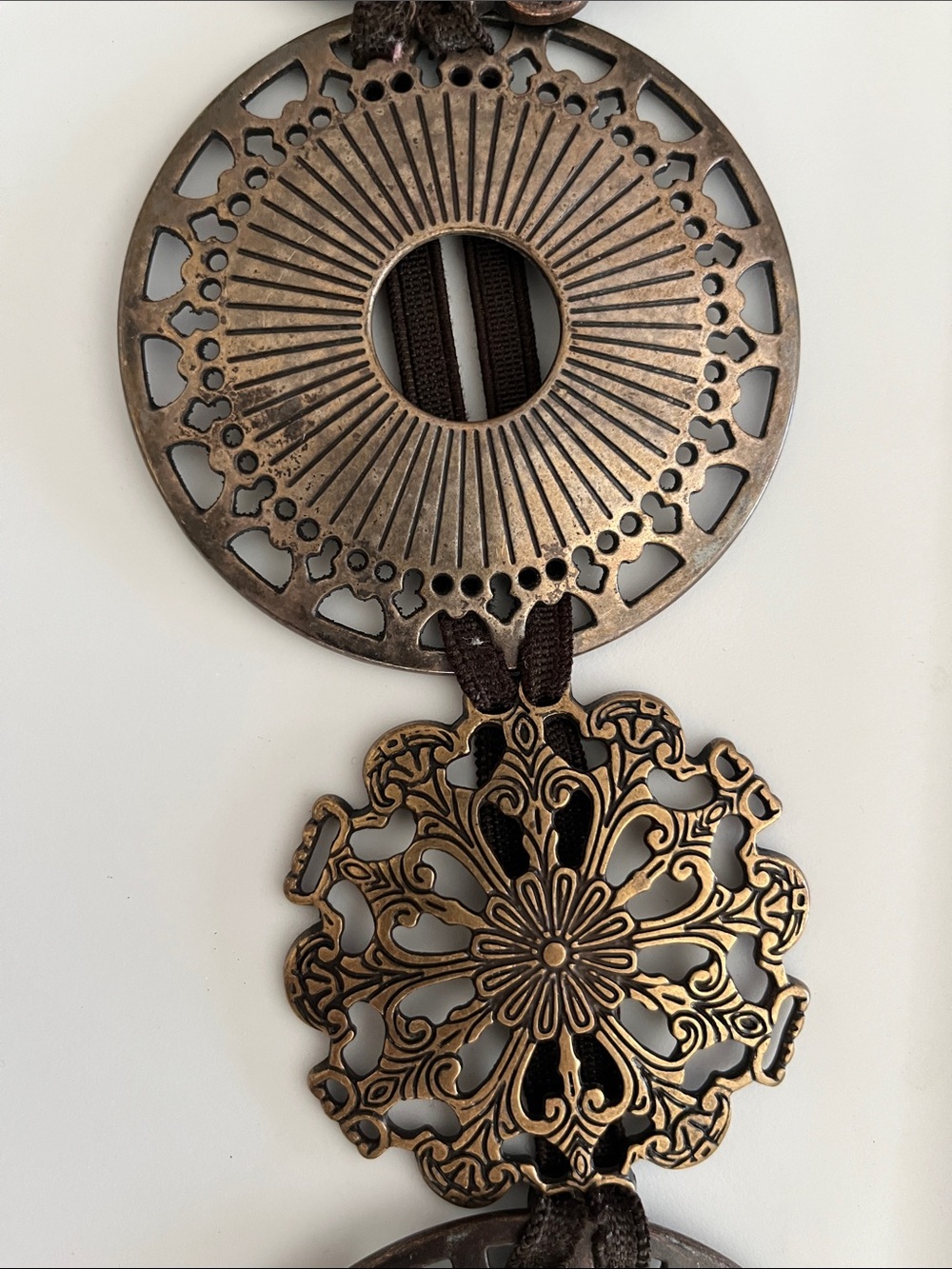 Sandy Duftler VTG round metal concho designer belt gold brass tone medallion 34” - Picture 3 of 15